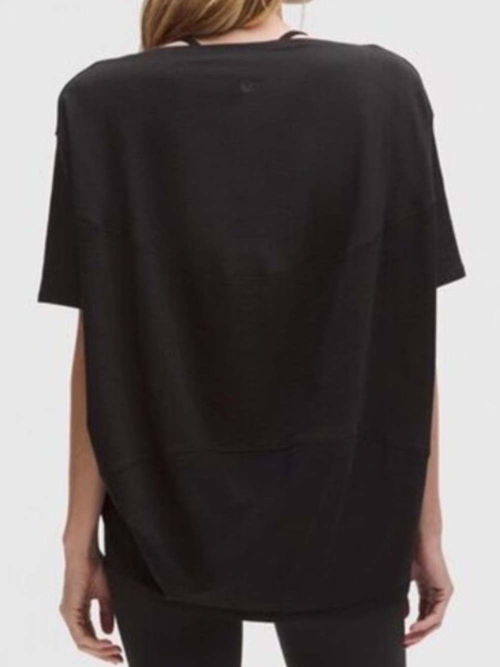 Lululemon back in action tee size 8
